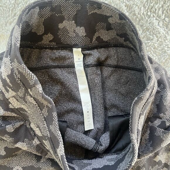 Lululemon Women’s Ready To Rulu Jogger Pants Black Gray Camo Size 4 24” Inseam - Picture 4 of 6
